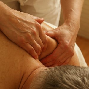 Rehab-massage hos HarmoniQA i Kalmar